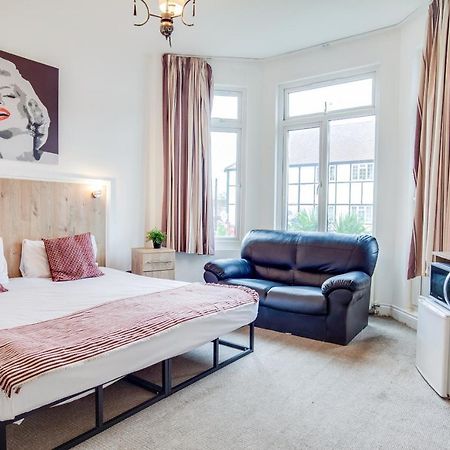 Oyo Tamtam Acton Hotel London Ngoại thất bức ảnh