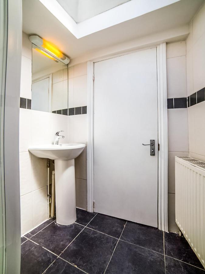Oyo Tamtam Acton Hotel London Ngoại thất bức ảnh