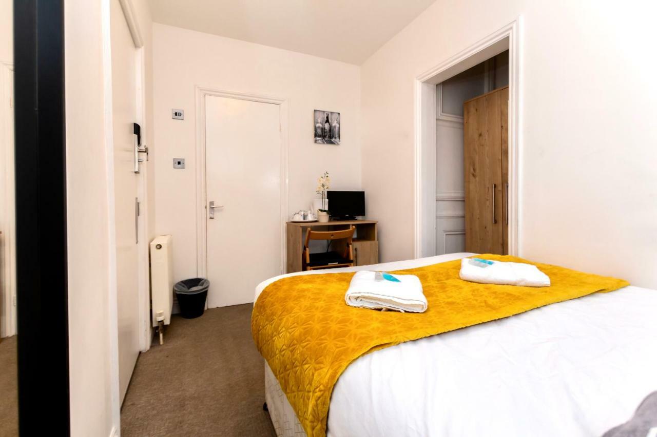 Oyo Tamtam Acton Hotel London Ngoại thất bức ảnh