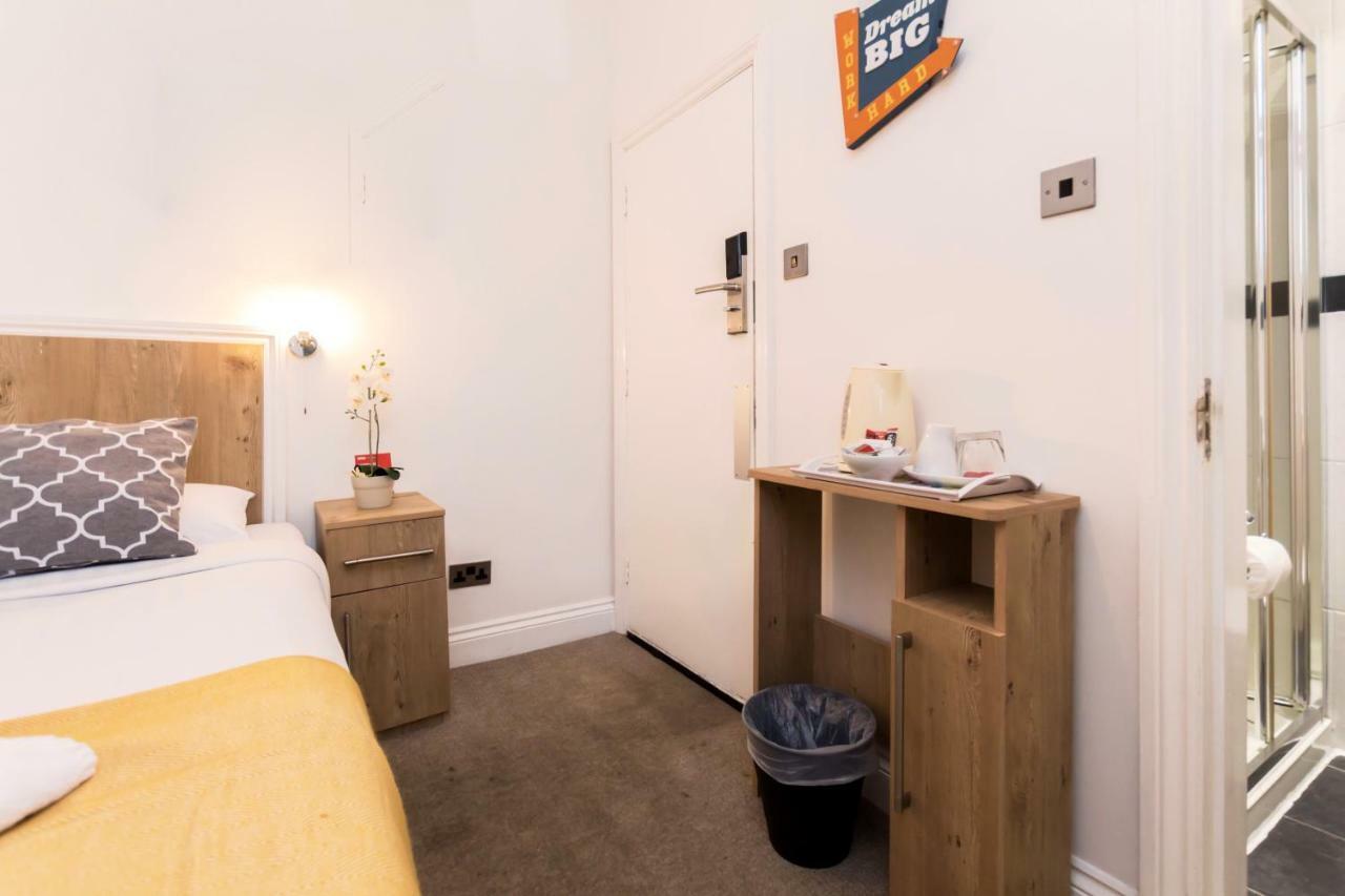 Oyo Tamtam Acton Hotel London Ngoại thất bức ảnh