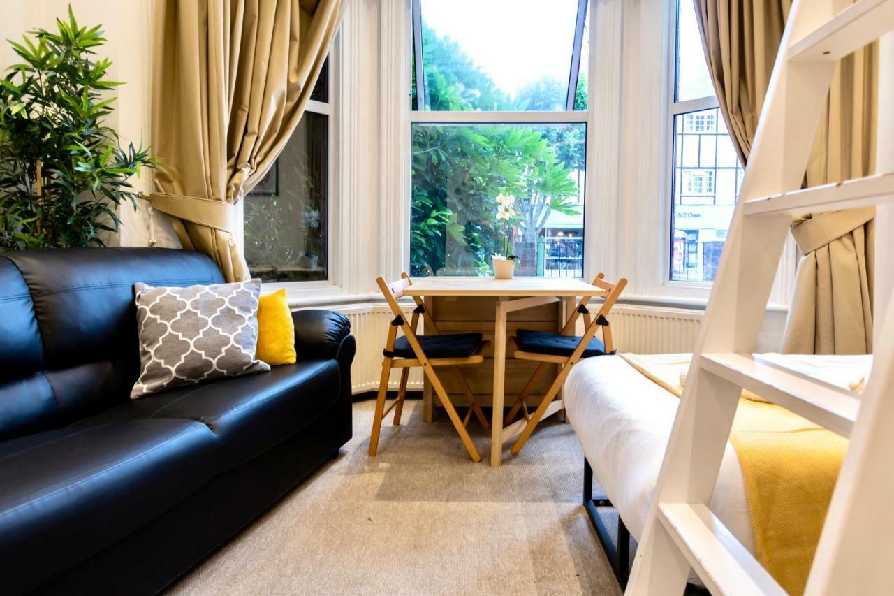 Oyo Tamtam Acton Hotel London Ngoại thất bức ảnh
