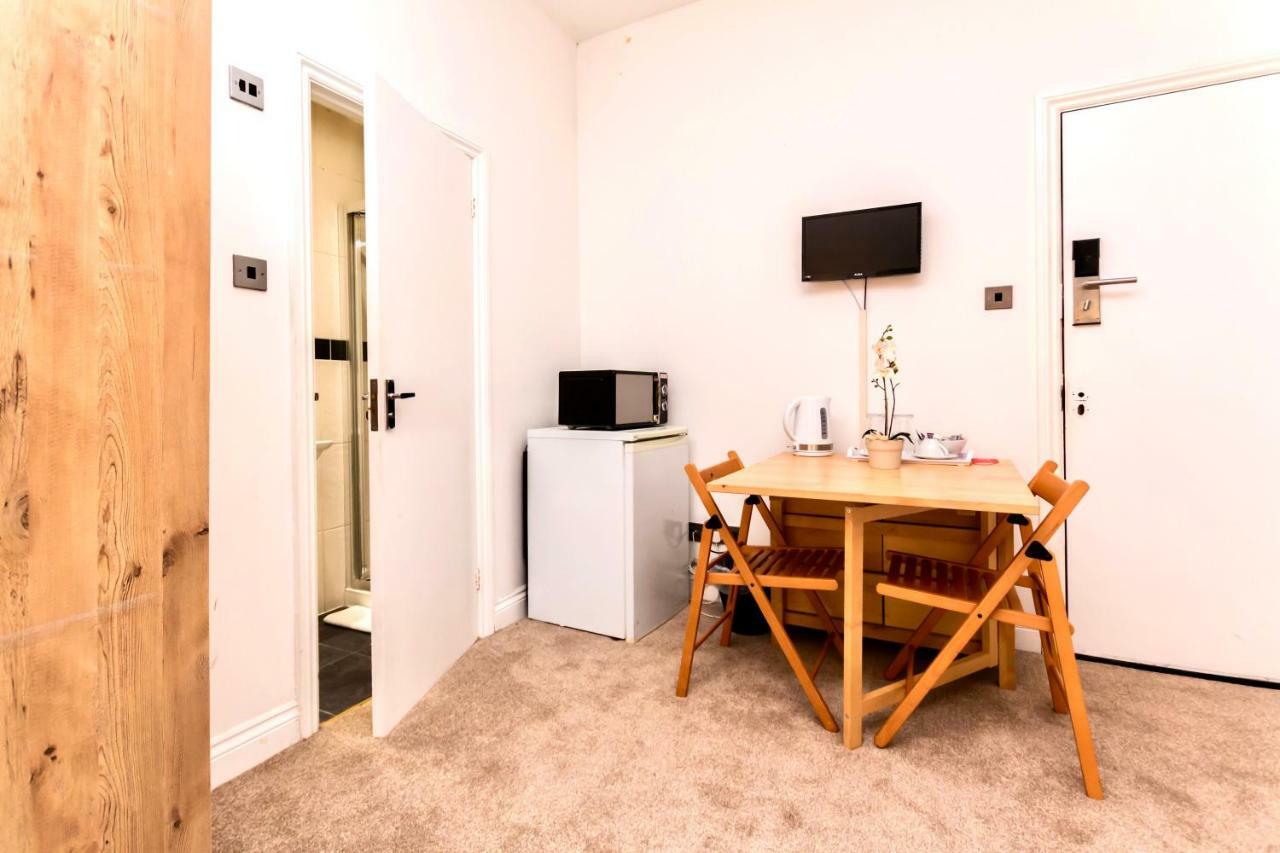 Oyo Tamtam Acton Hotel London Ngoại thất bức ảnh